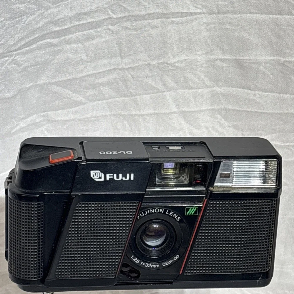 Fuji DL-200 Date Black Point Shoot Film Camera Untested Version 1 DX Pre-winding